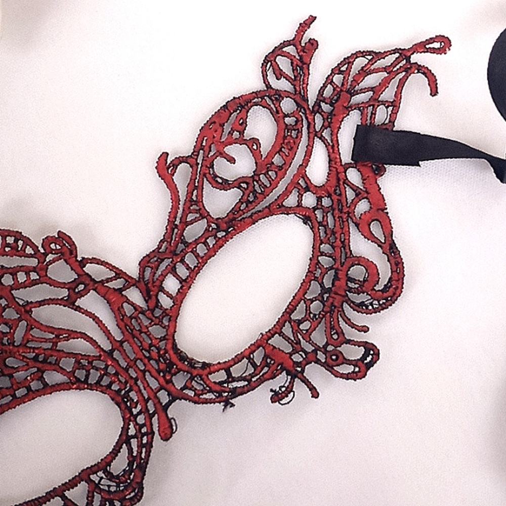 Scroll Face Mask - Picture 3 of 4